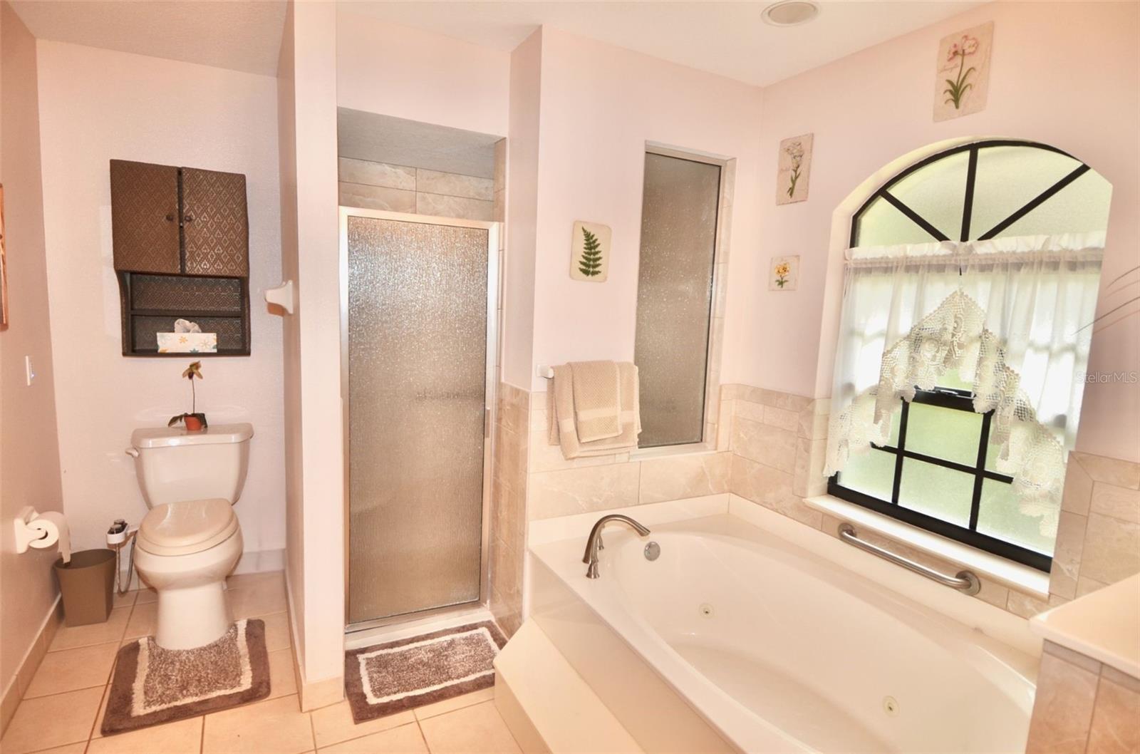 6514 N BISCAYNE DR — photo 8