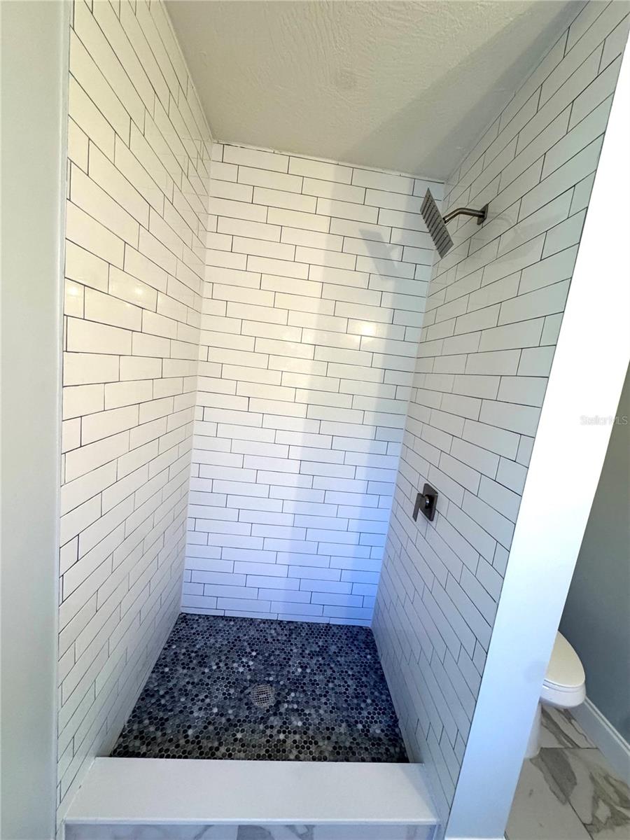 4518 HELENA ST NE — photo 29