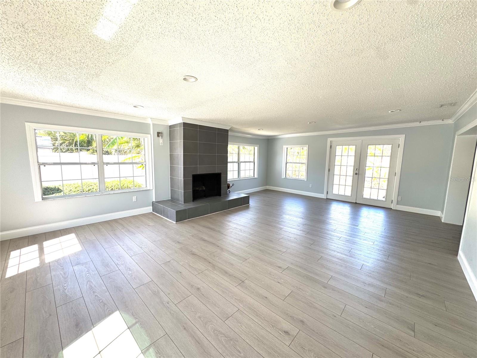 4518 HELENA ST NE — photo 51