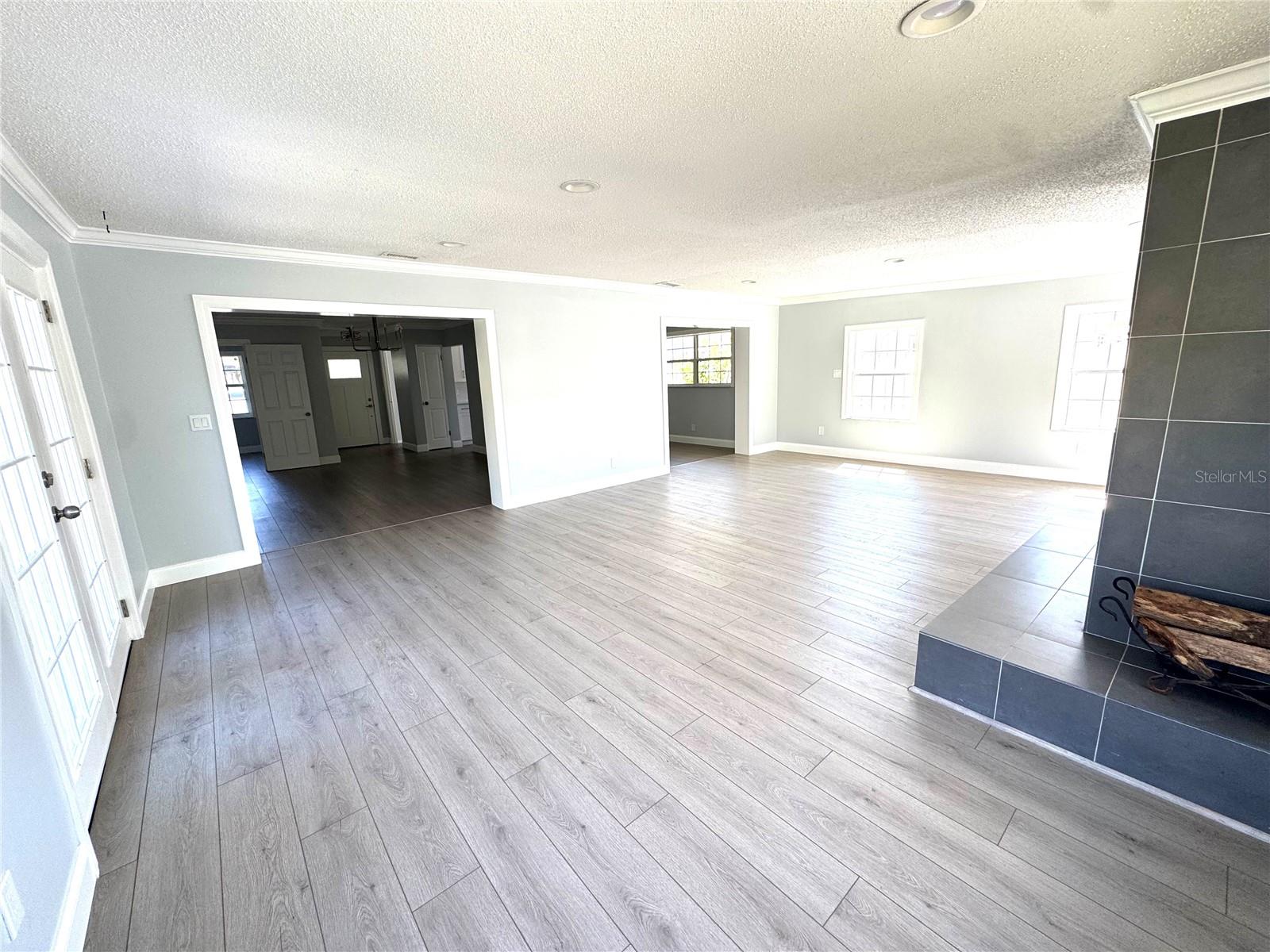 4518 HELENA ST NE — photo 48