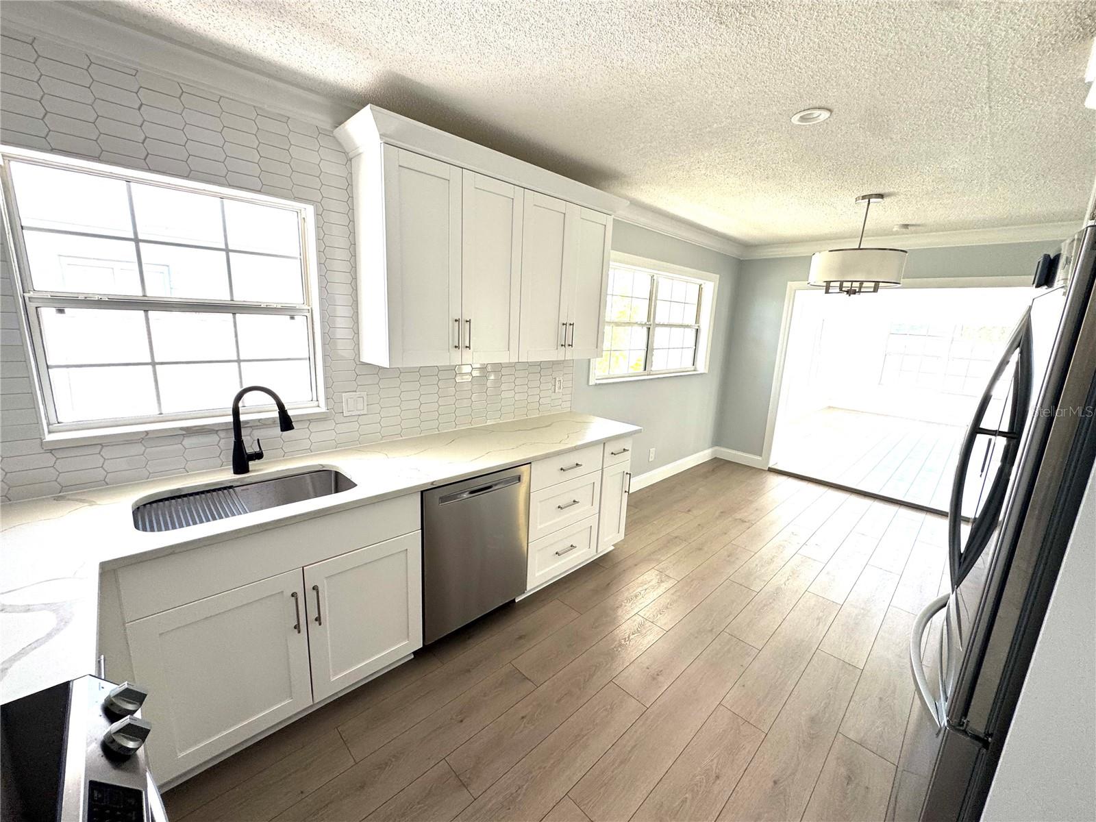 4518 HELENA ST NE — photo 15