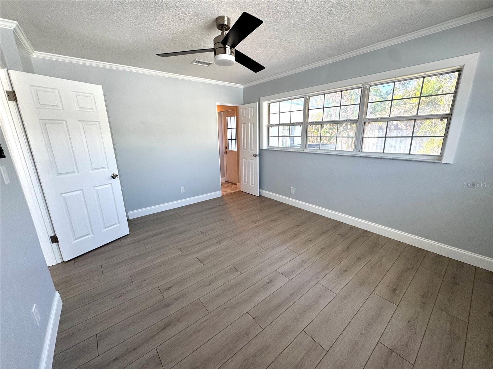 4518 HELENA ST NE — photo 32
