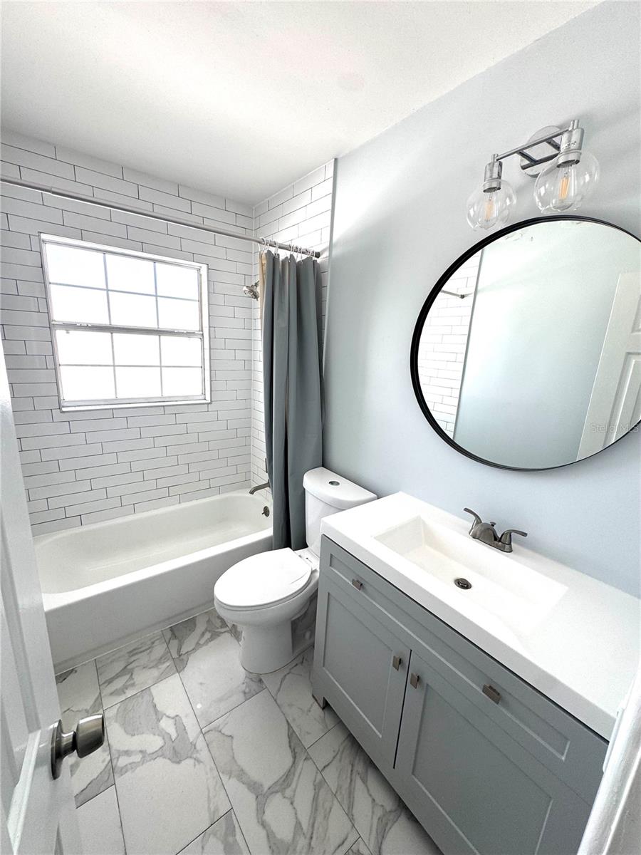 4518 HELENA ST NE — photo 35