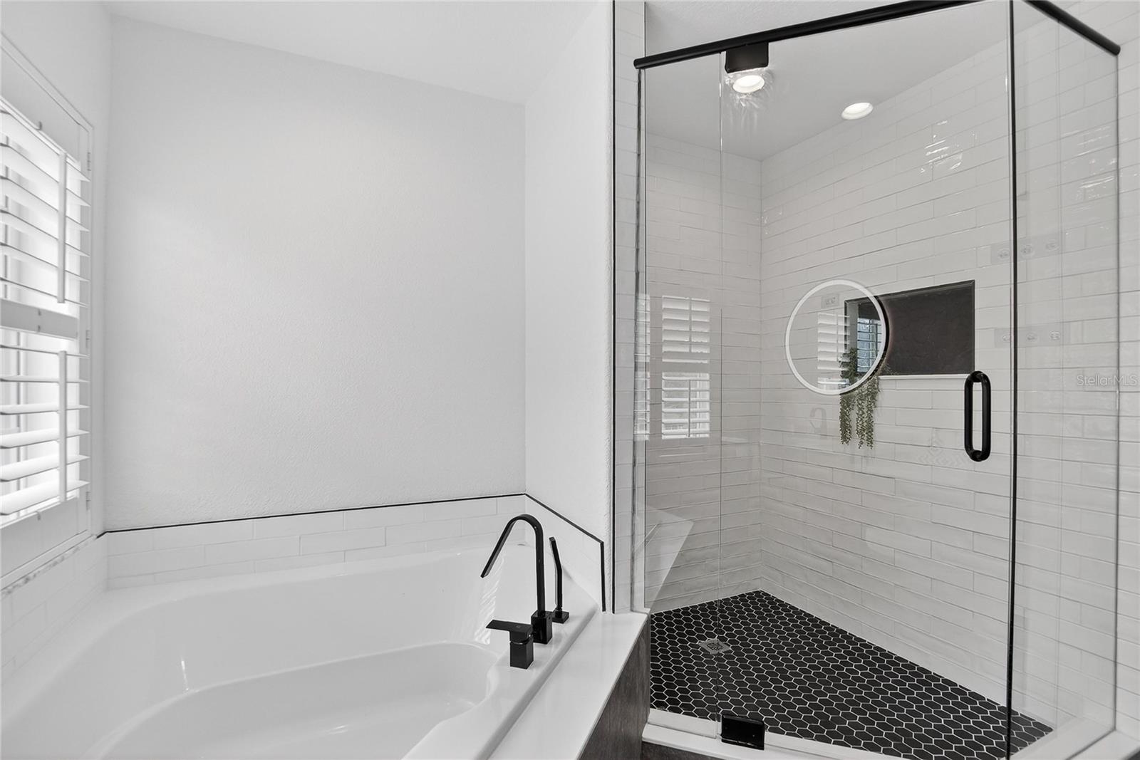 918 WOODBRIDGE CT — photo 29