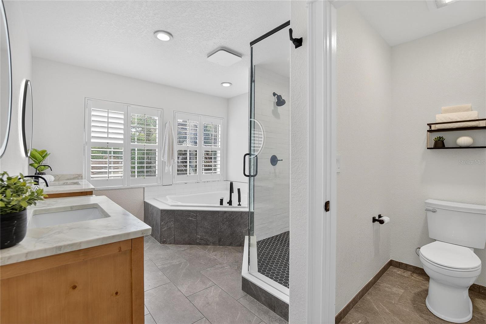 918 WOODBRIDGE CT — photo 31