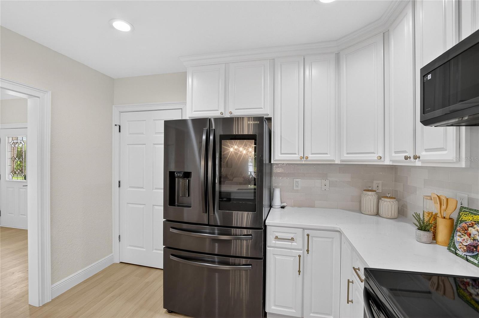 918 WOODBRIDGE CT — photo 6