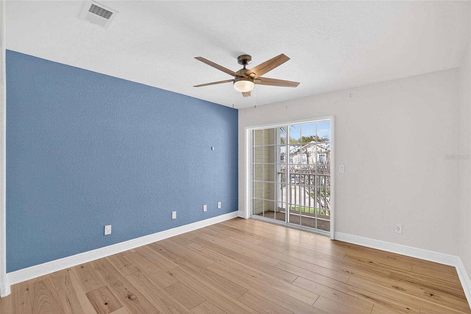 918 WOODBRIDGE CT — photo 34