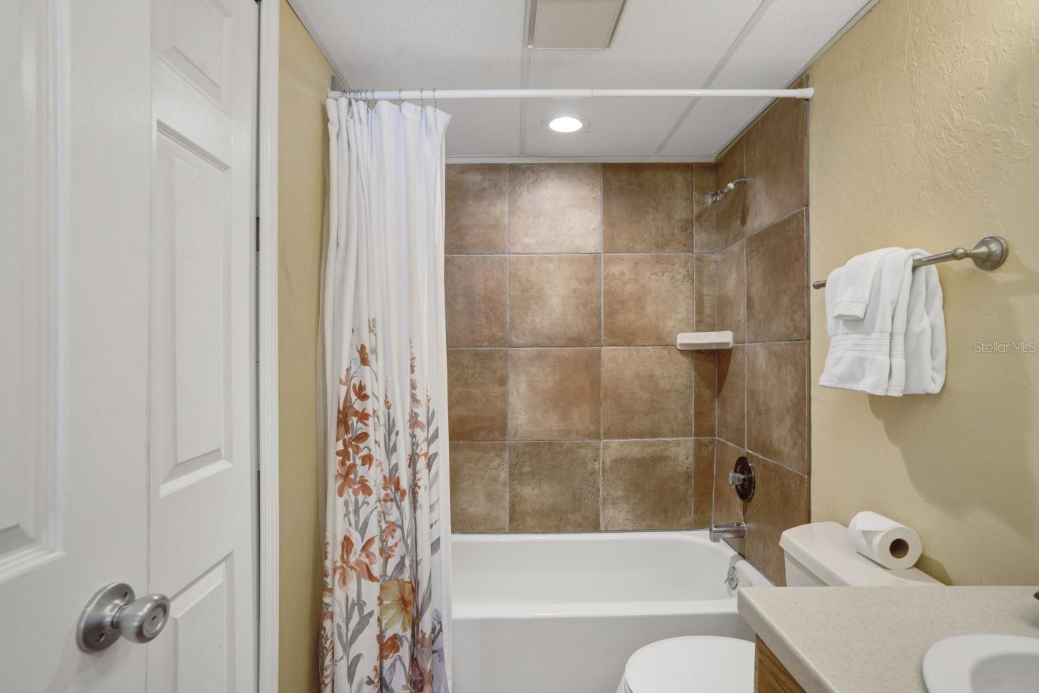 6157 MIDNIGHT PASS RD #E22 — photo 37
