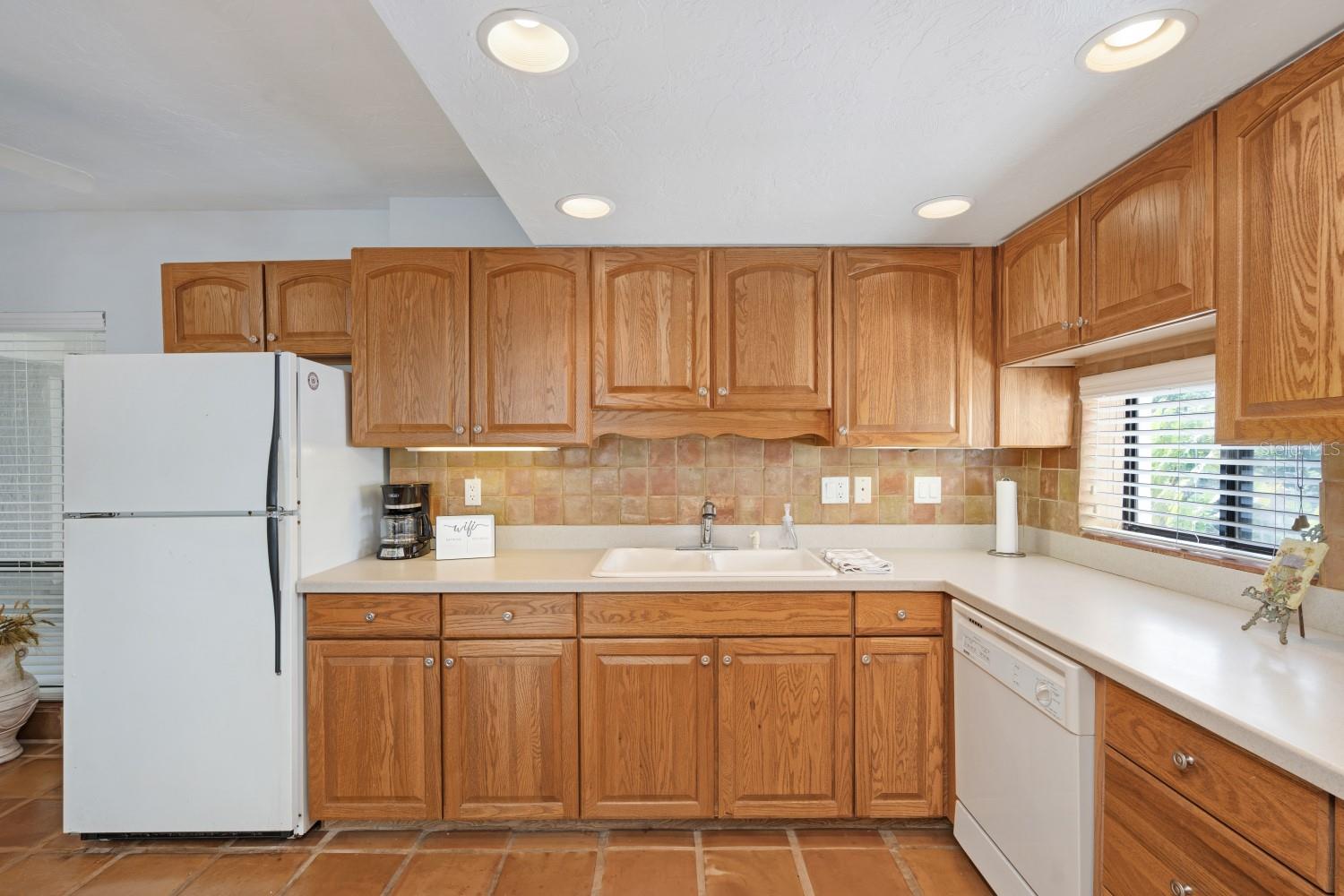 6157 MIDNIGHT PASS RD #E22 — photo 7