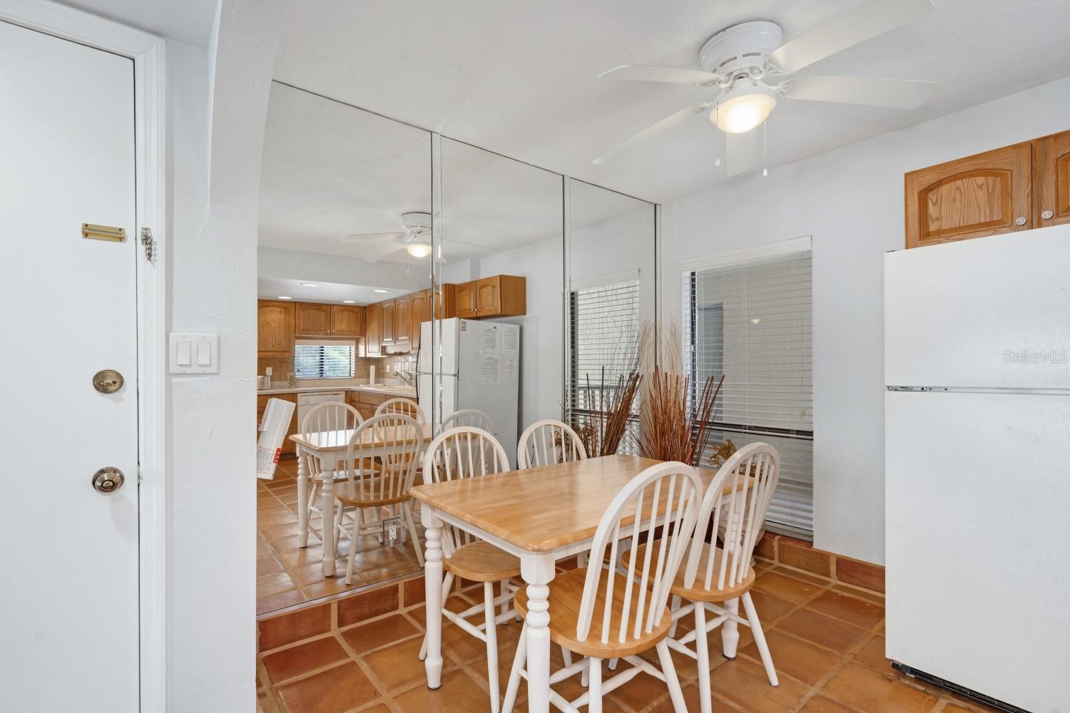 6157 MIDNIGHT PASS RD #E22 — photo 3
