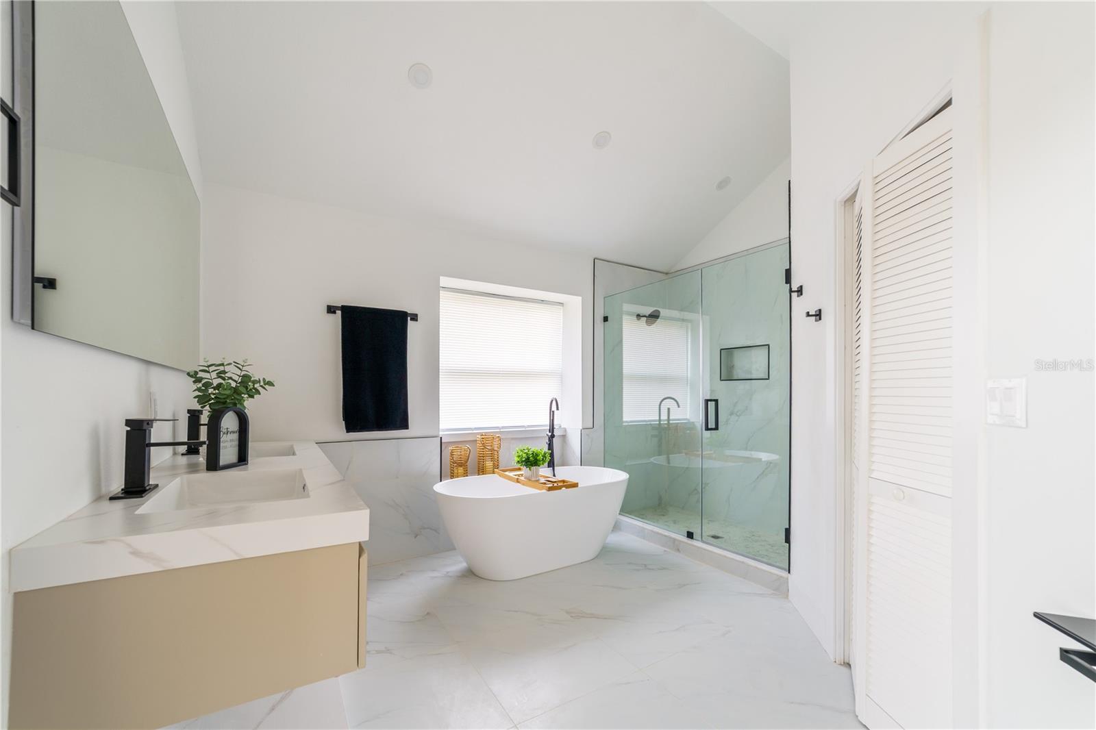 3149 N CANAL DR — photo 34