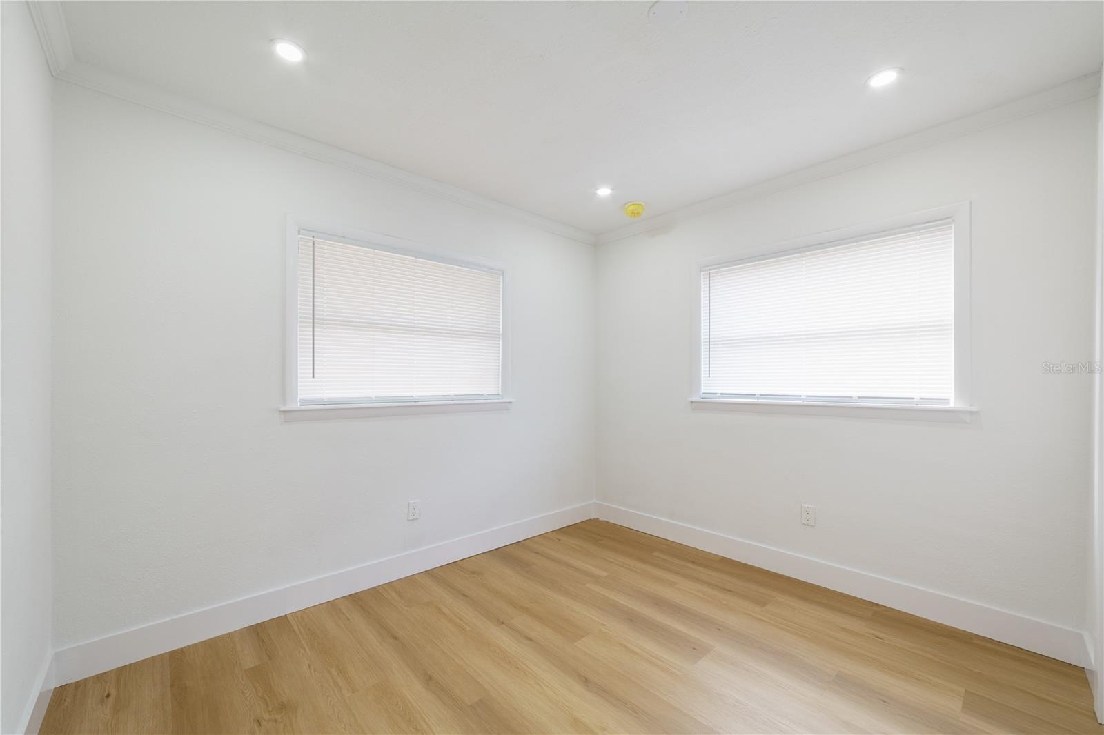3149 N CANAL DR — photo 8