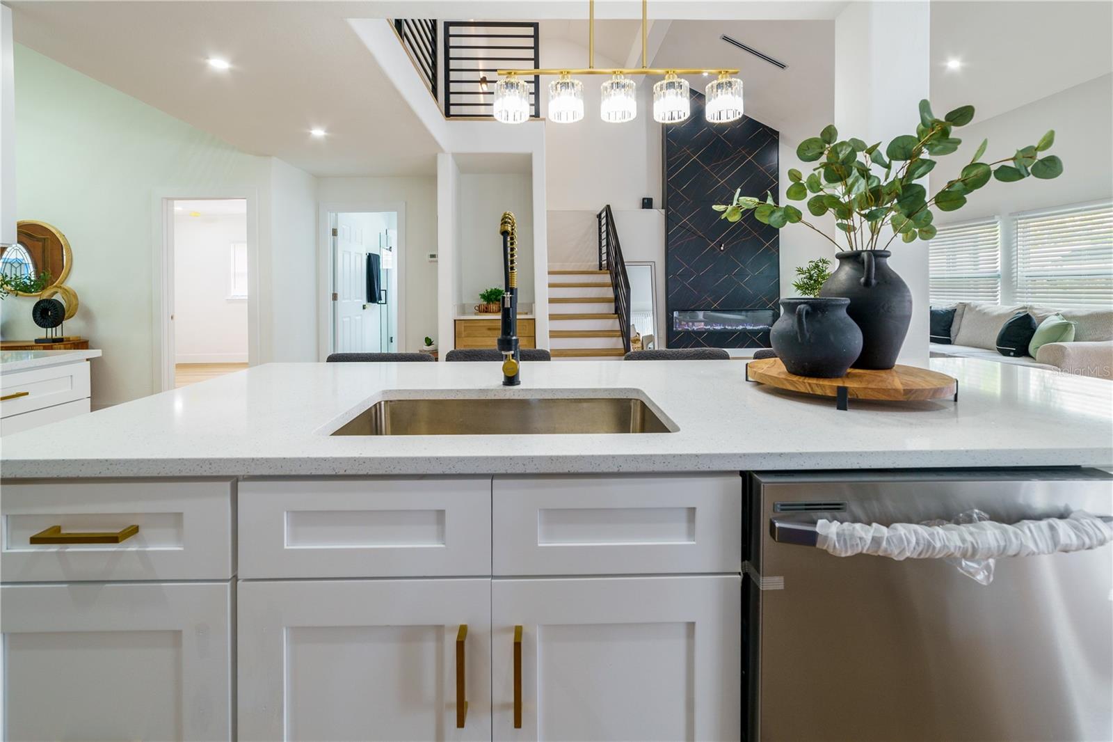 3149 N CANAL DR — photo 19