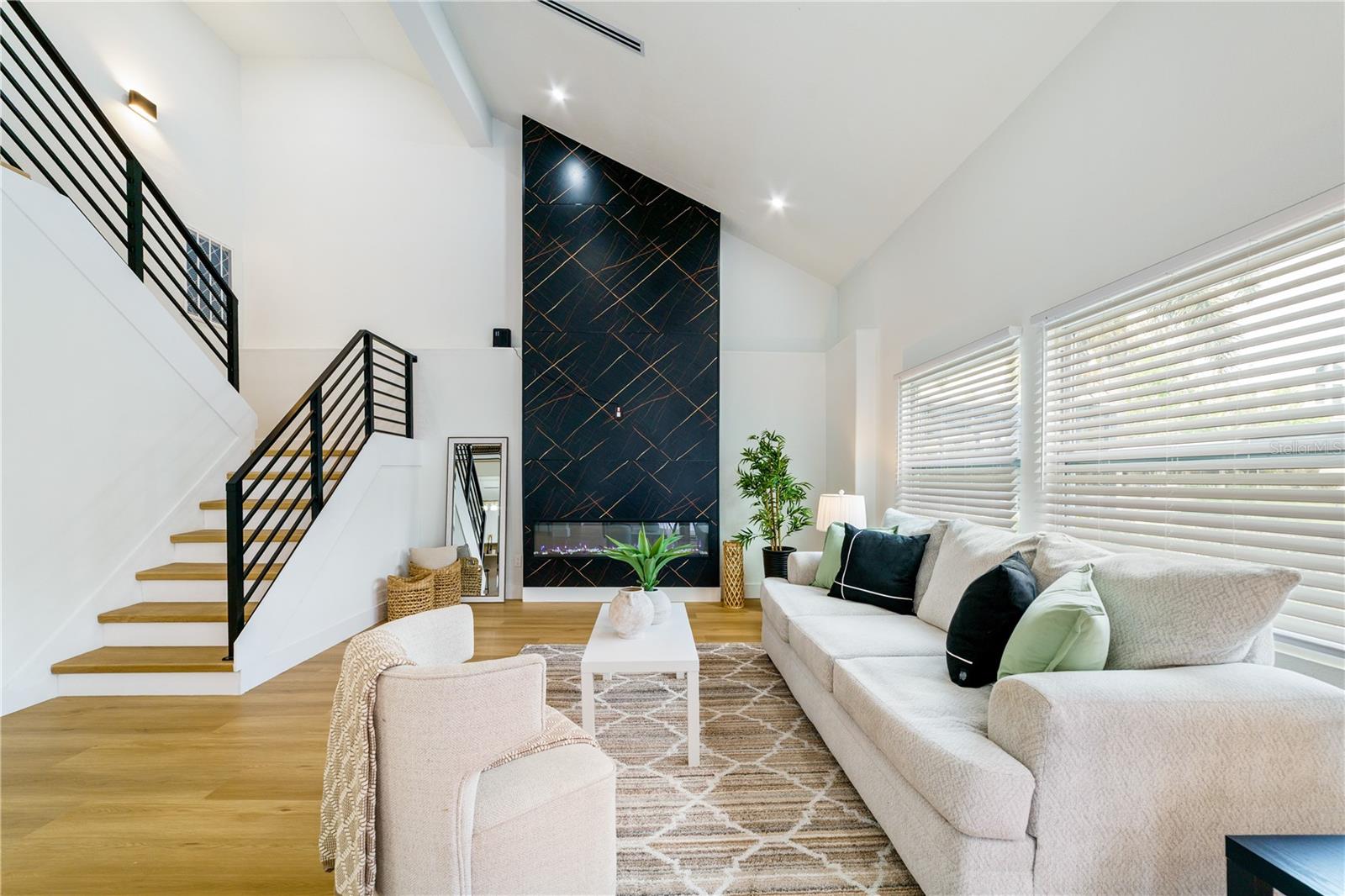 3149 N CANAL DR — photo 22