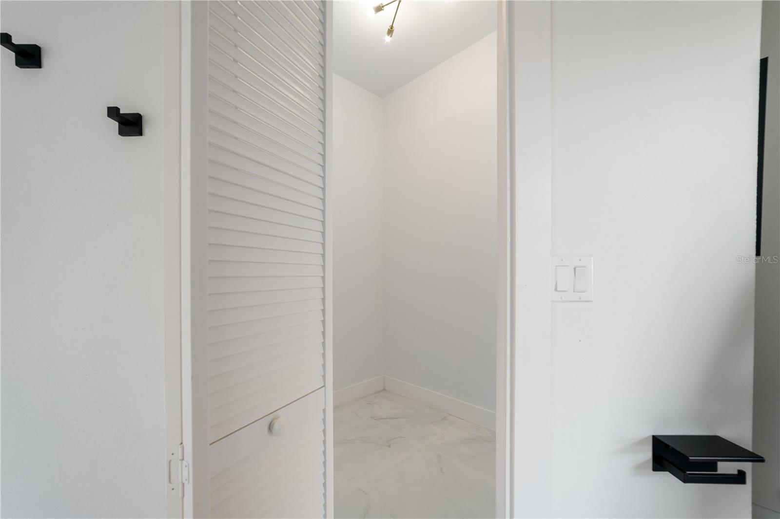 3149 N CANAL DR — photo 38