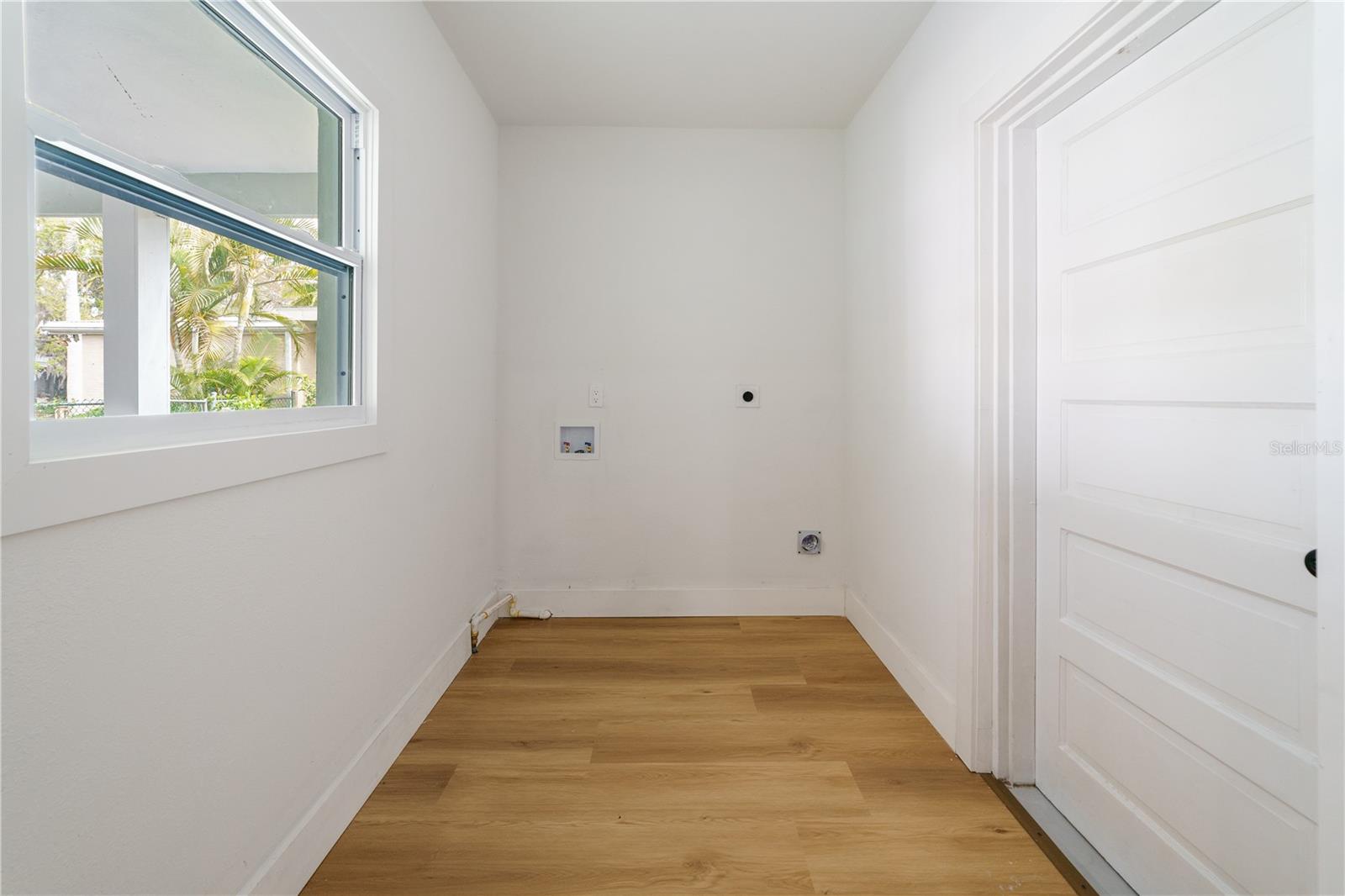 3149 N CANAL DR — photo 20