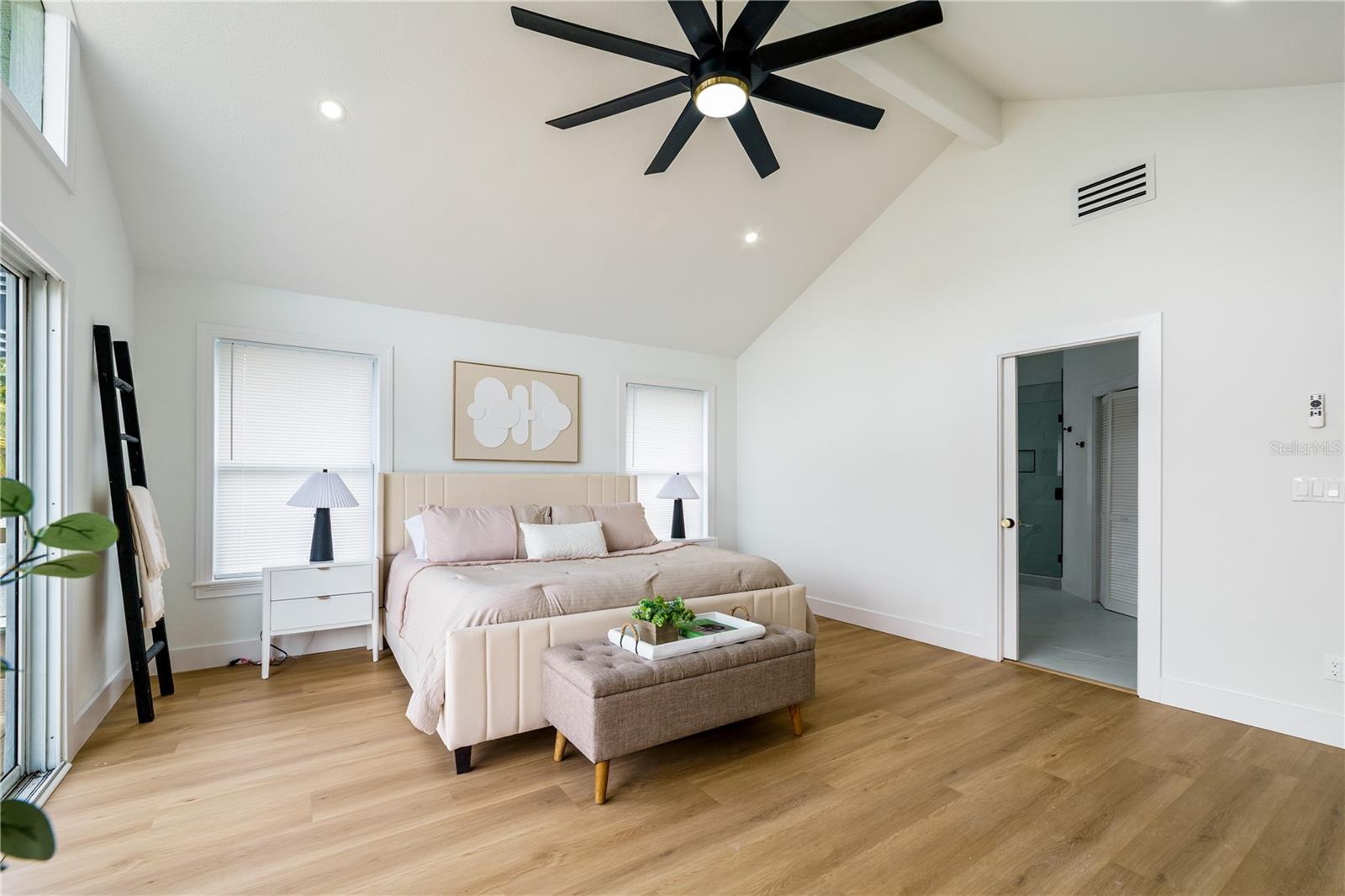 3149 N CANAL DR — photo 32