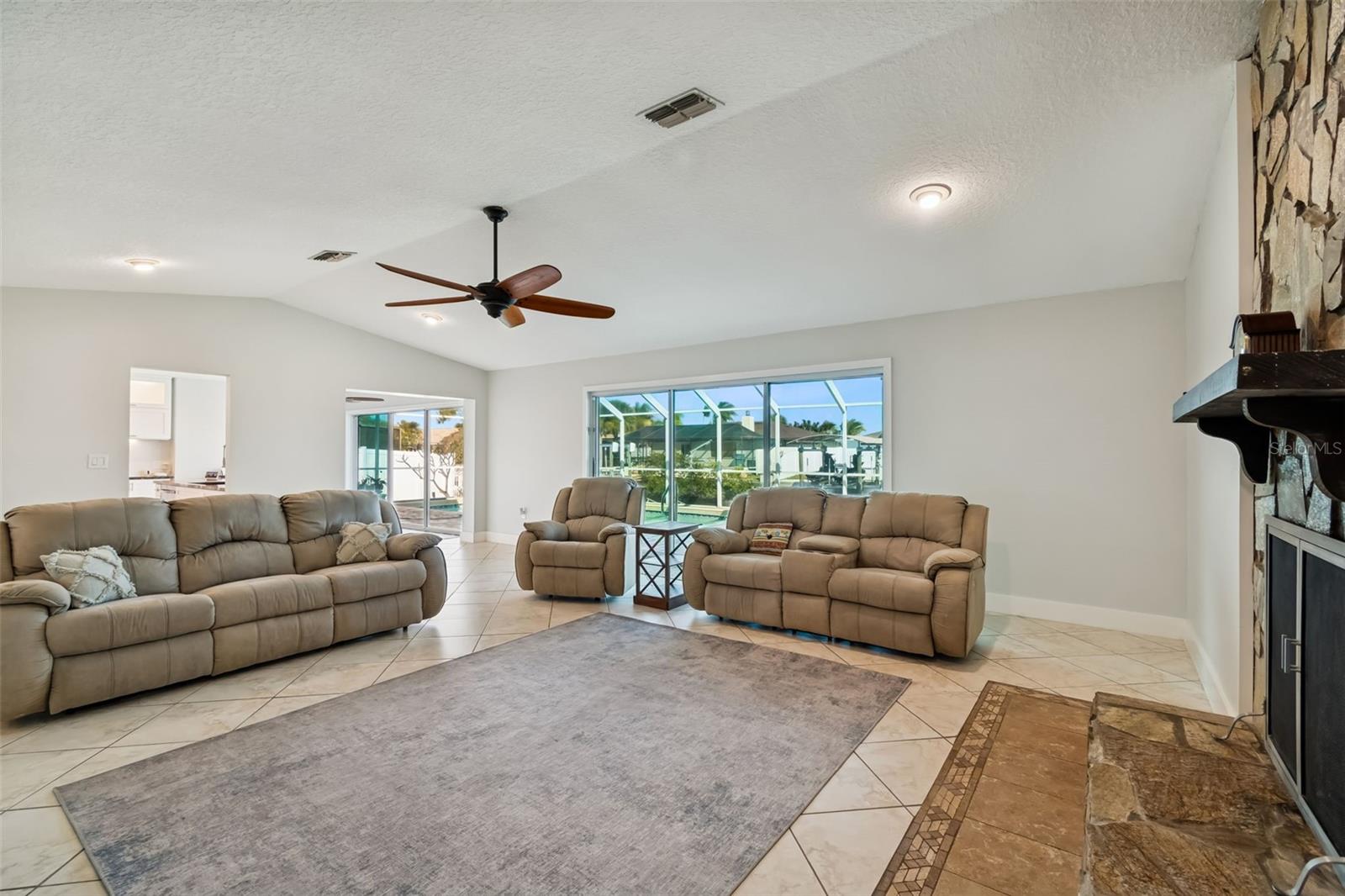 9816 SAN SEBASTIAN WAY — photo 8