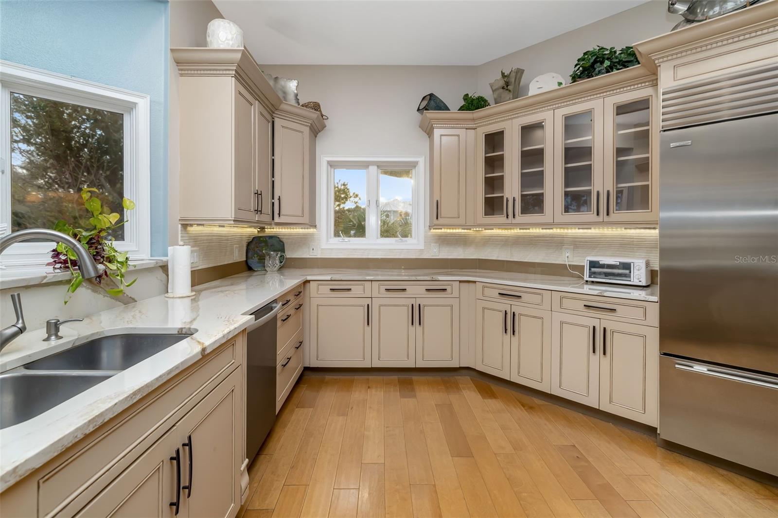 746 EAGLE POINT DR — photo 24