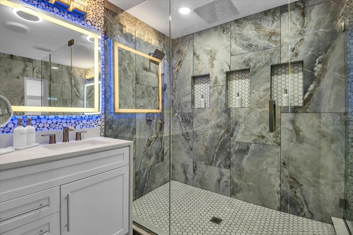 5624 CAPE LEYTE DR — photo 26