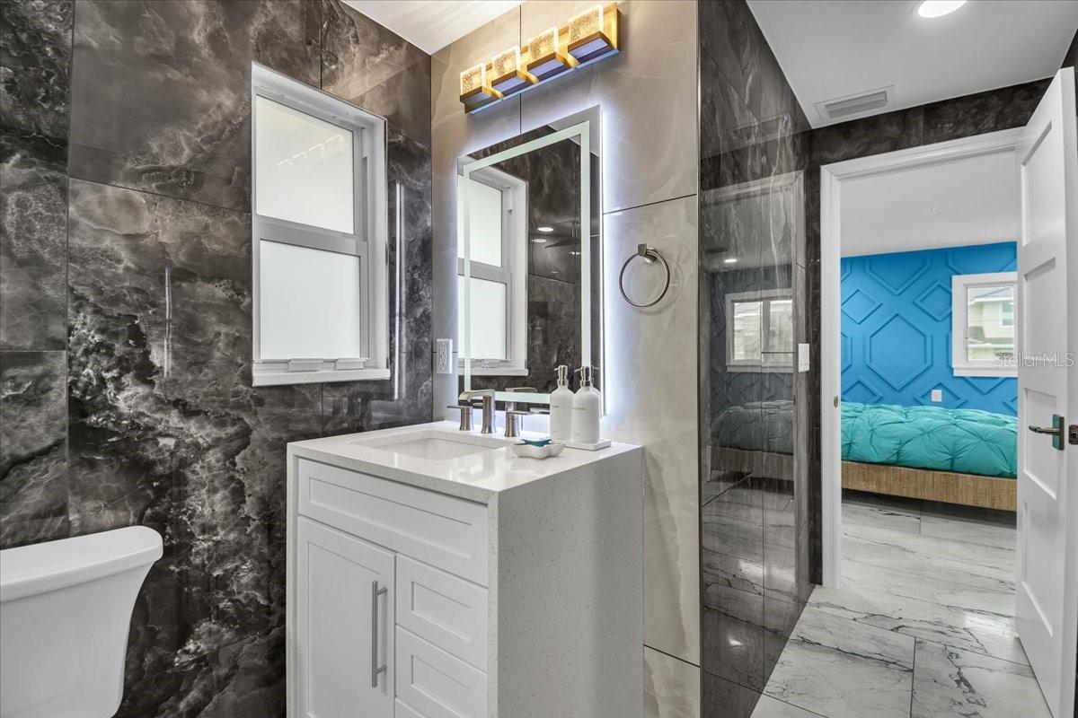 5624 CAPE LEYTE DR — photo 43