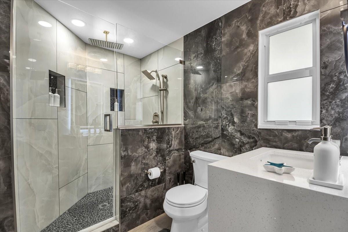 5624 CAPE LEYTE DR — photo 44