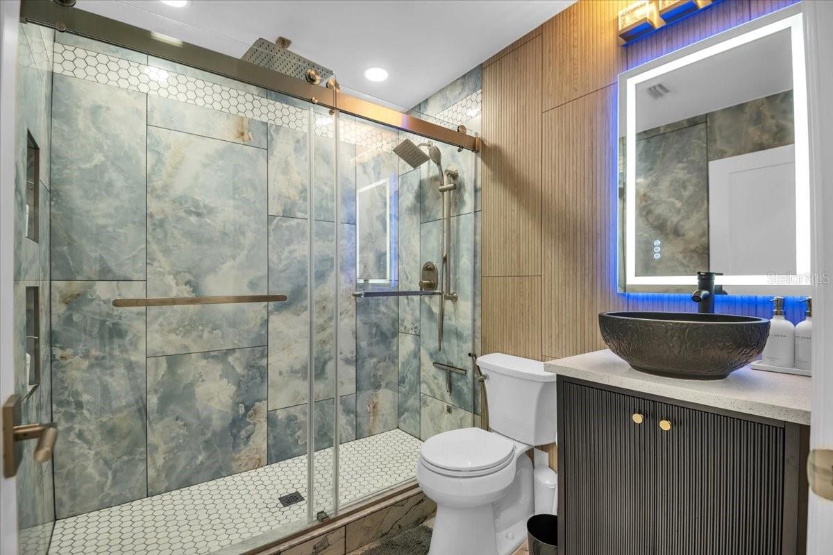 5624 CAPE LEYTE DR — photo 36