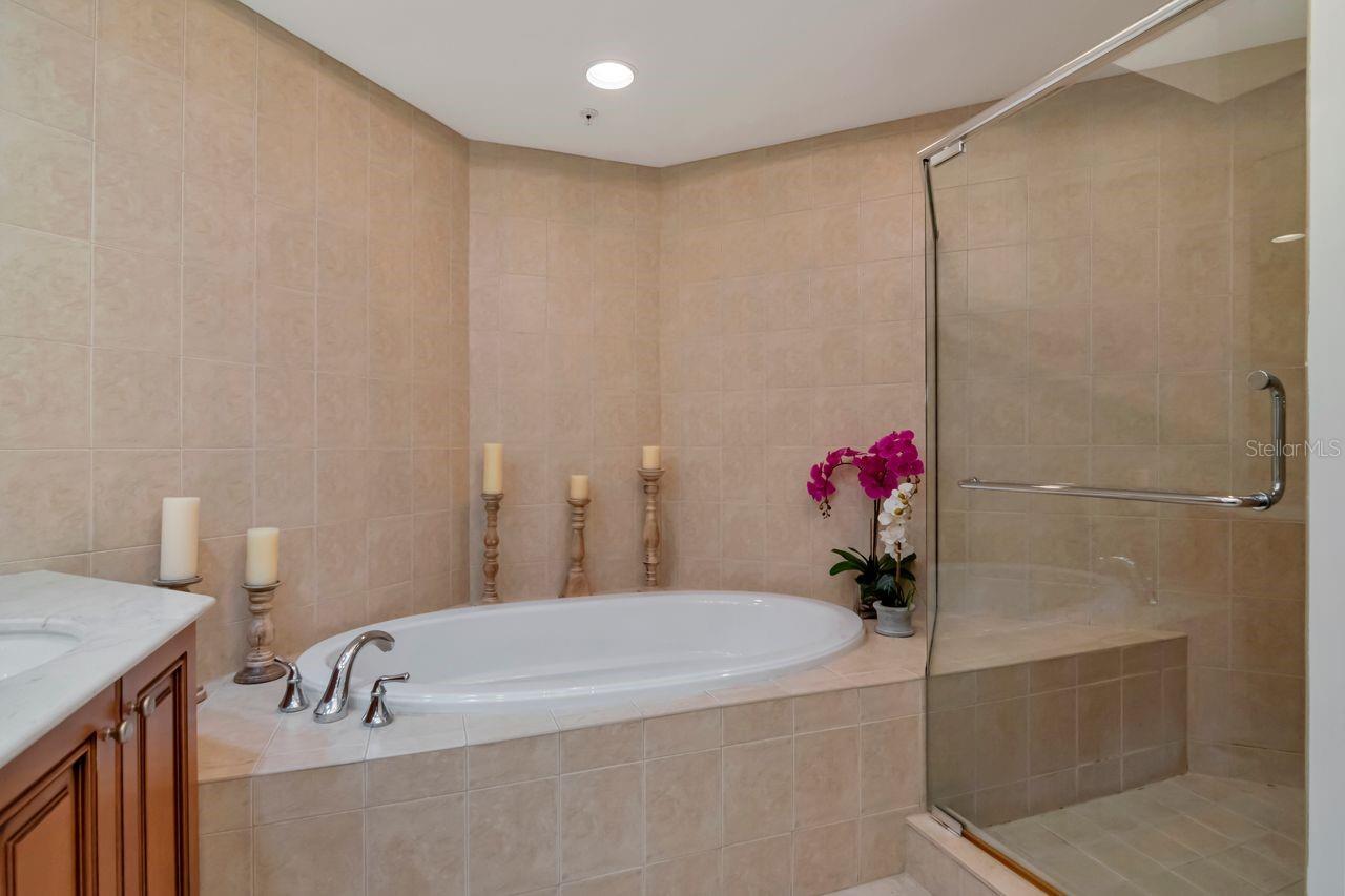 5823 BOWEN DANIEL DR #604 — photo 19