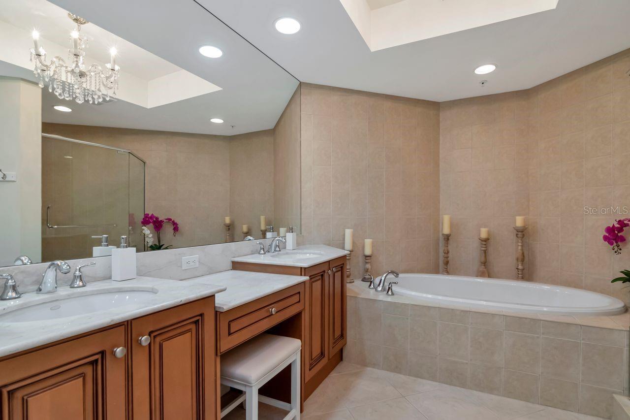 5823 BOWEN DANIEL DR #604 — photo 18