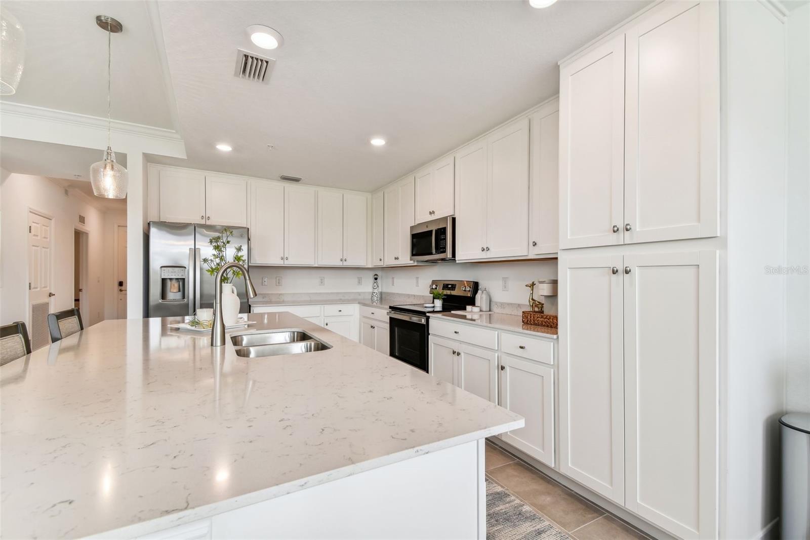 18114 GAWTHROP DR #106 — photo 12
