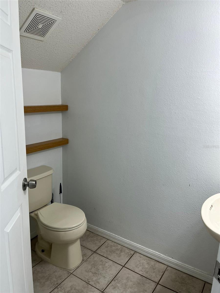 641 KENSINGTON LAKE CIR — photo 10