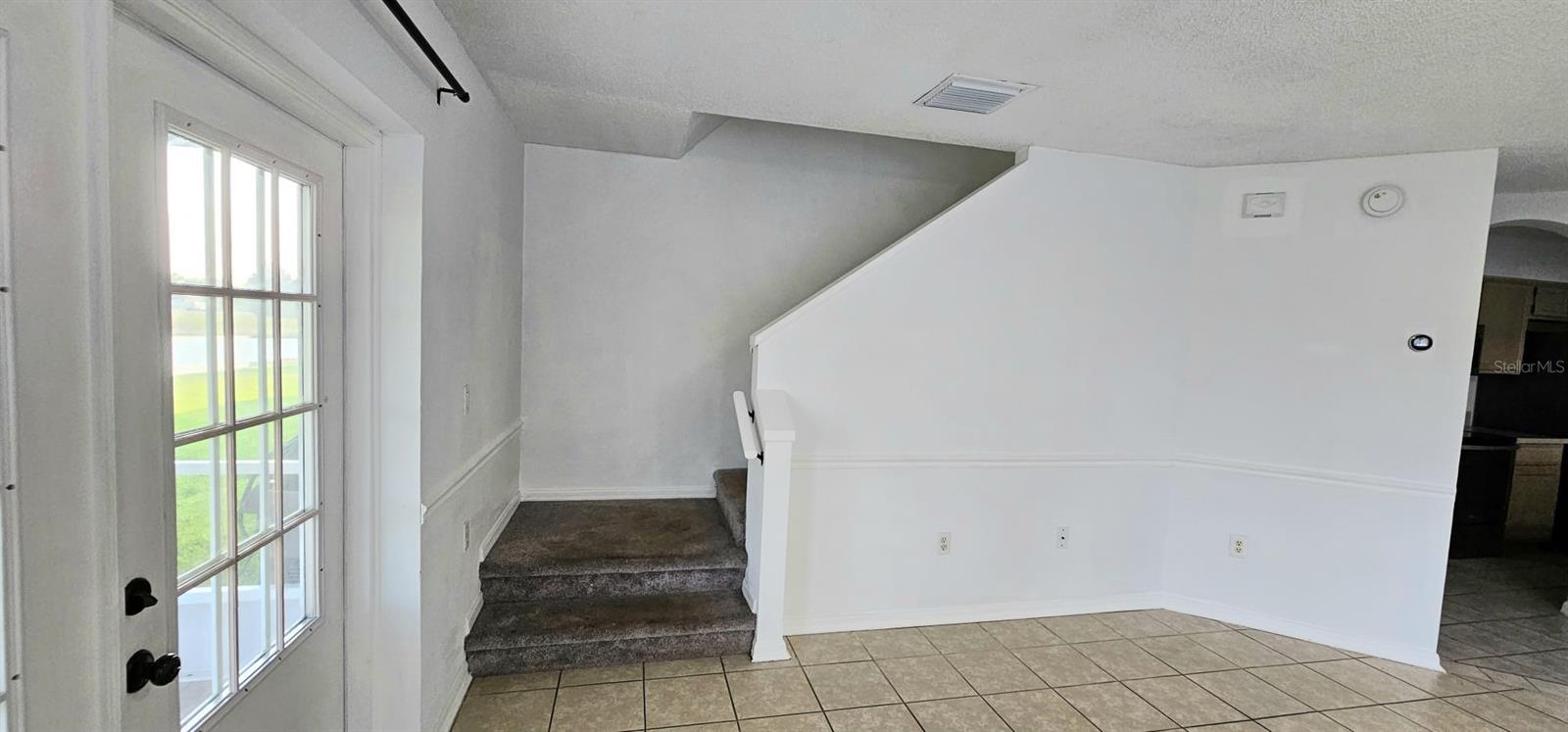 641 KENSINGTON LAKE CIR — photo 4