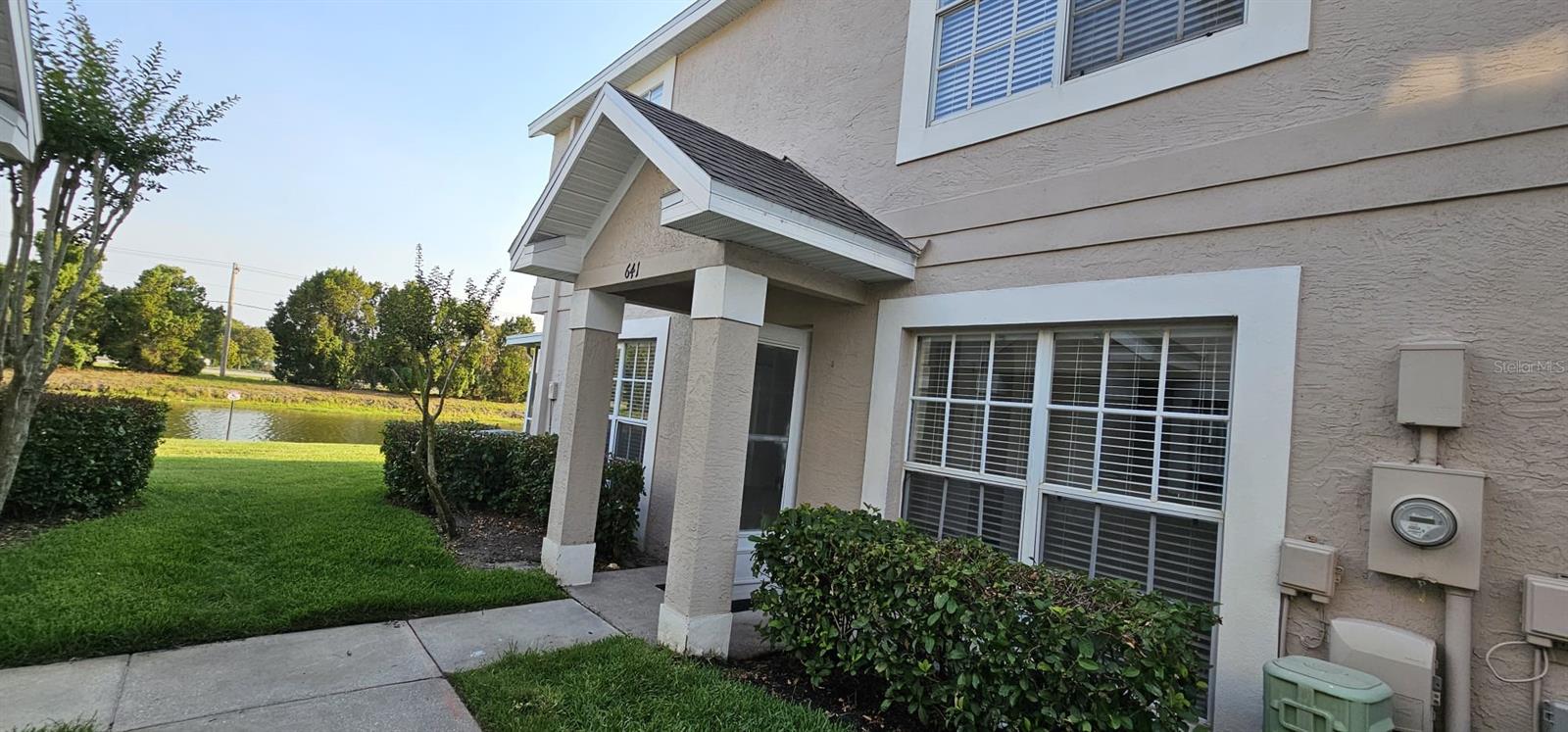 641 KENSINGTON LAKE CIR — photo 2