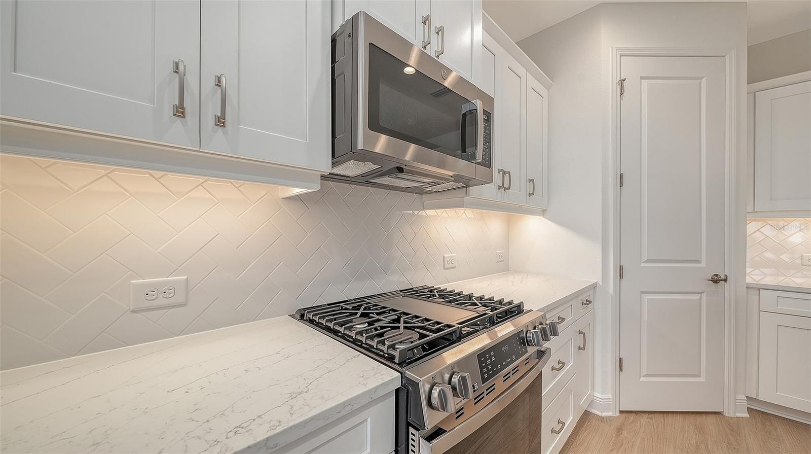 2114 SYLVESTER PALM LN — photo 15