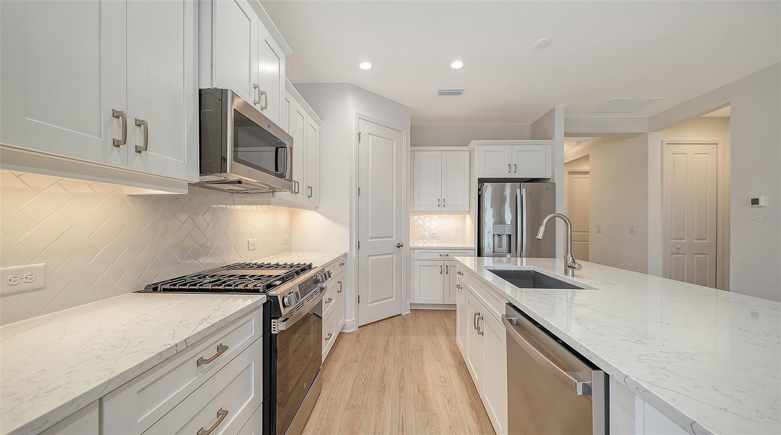2114 SYLVESTER PALM LN — photo 14