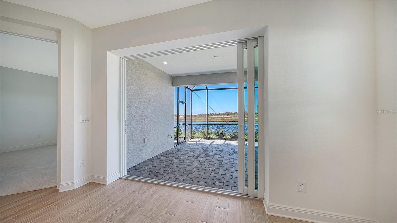 2114 SYLVESTER PALM LN — photo 11