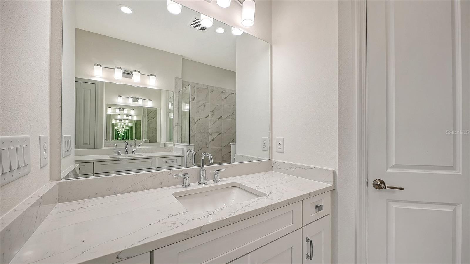 2114 SYLVESTER PALM LN — photo 21