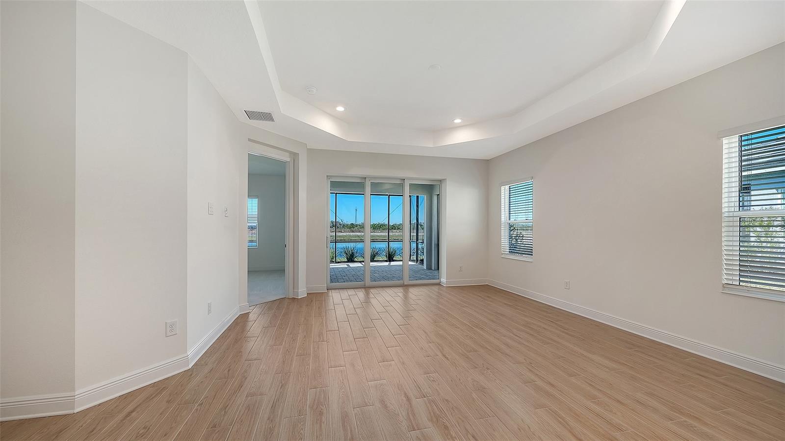 2114 SYLVESTER PALM LN — photo 8