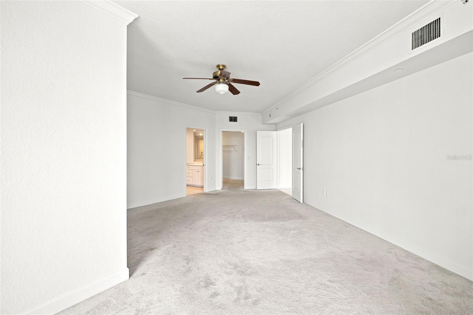 100 BEACH DR NE #1501 — photo 32