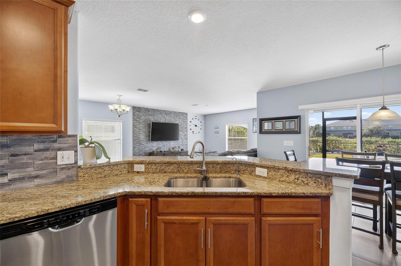1504 TRAILWATER ST — photo 17