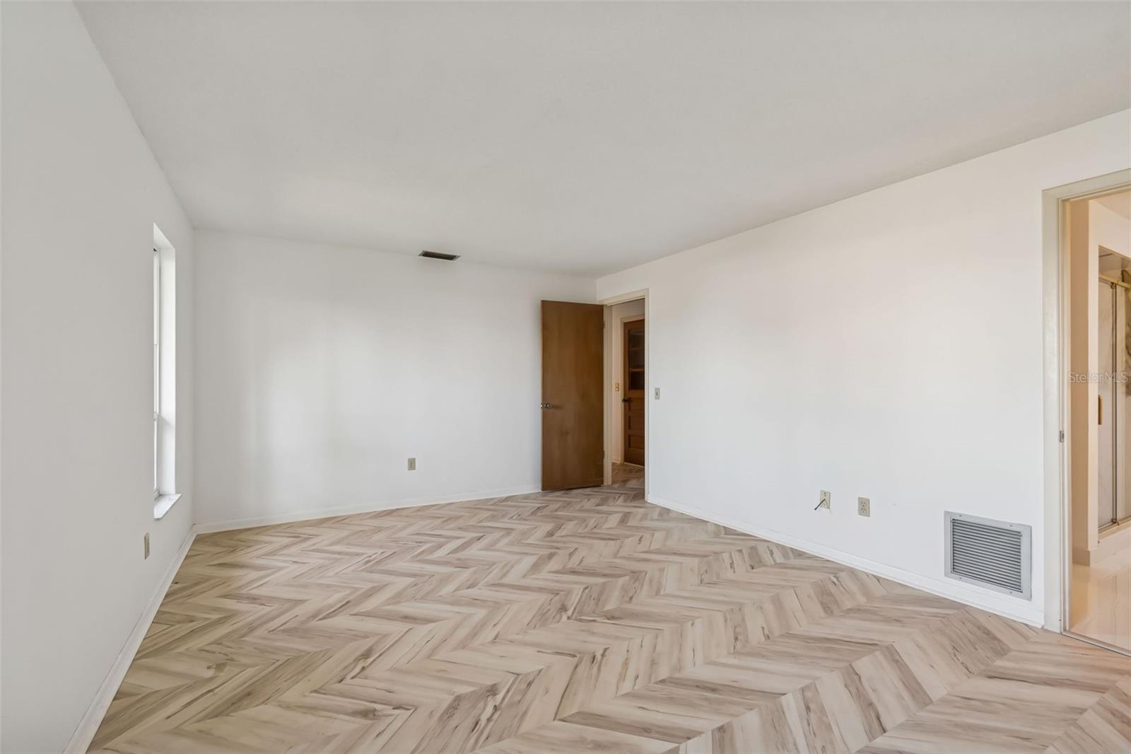 4415 CLEARWATER HARBOR DR N — photo 34