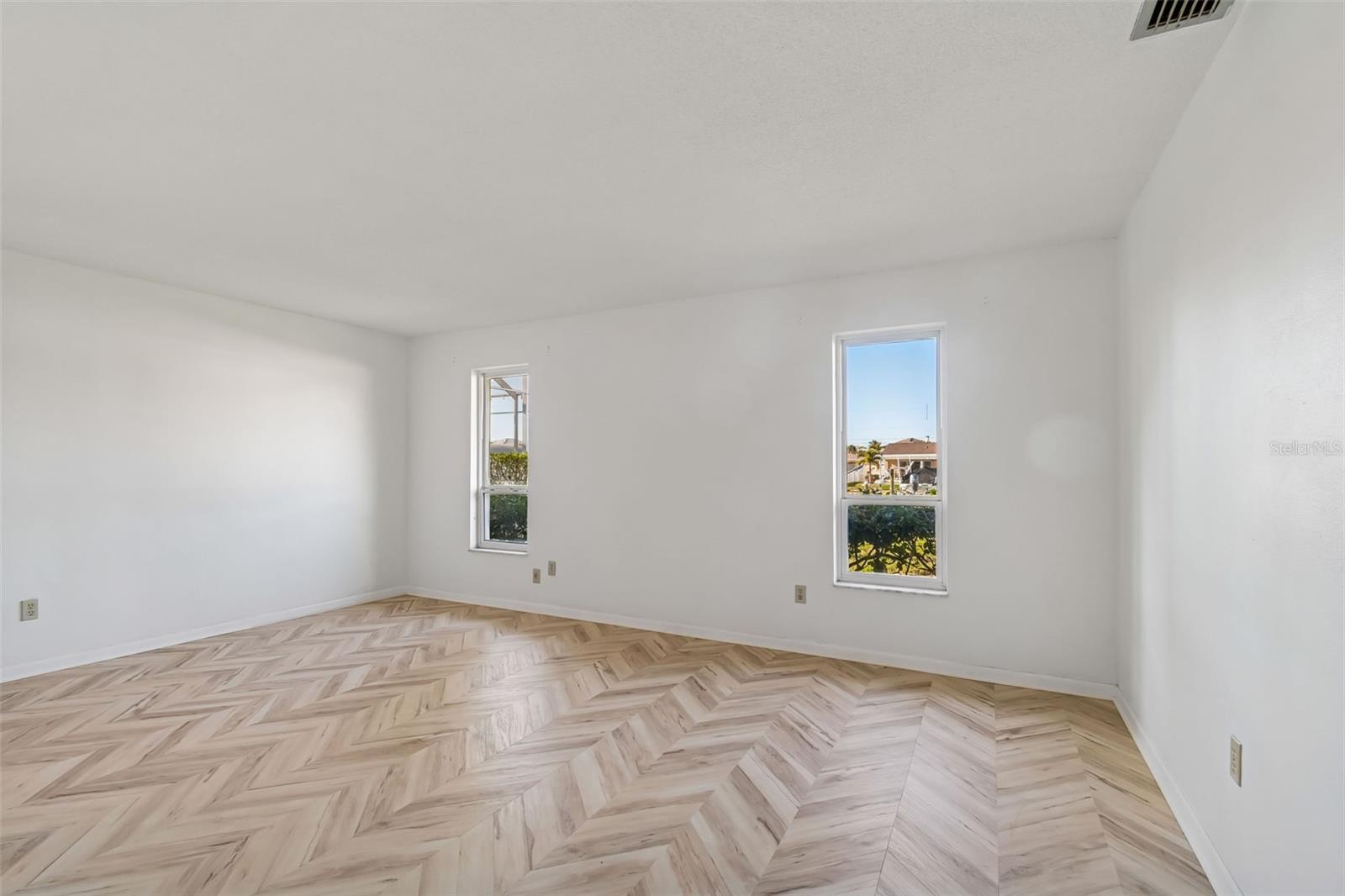 4415 CLEARWATER HARBOR DR N — photo 35