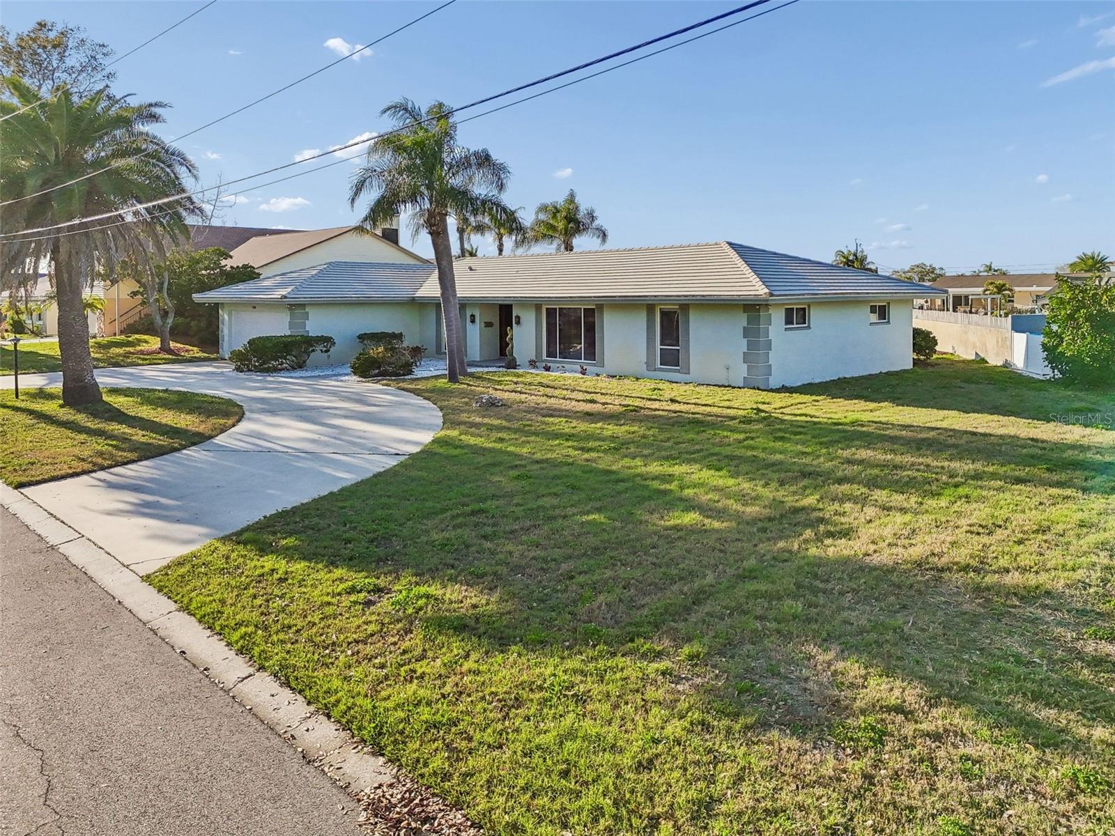 4415 CLEARWATER HARBOR DR N — photo 8