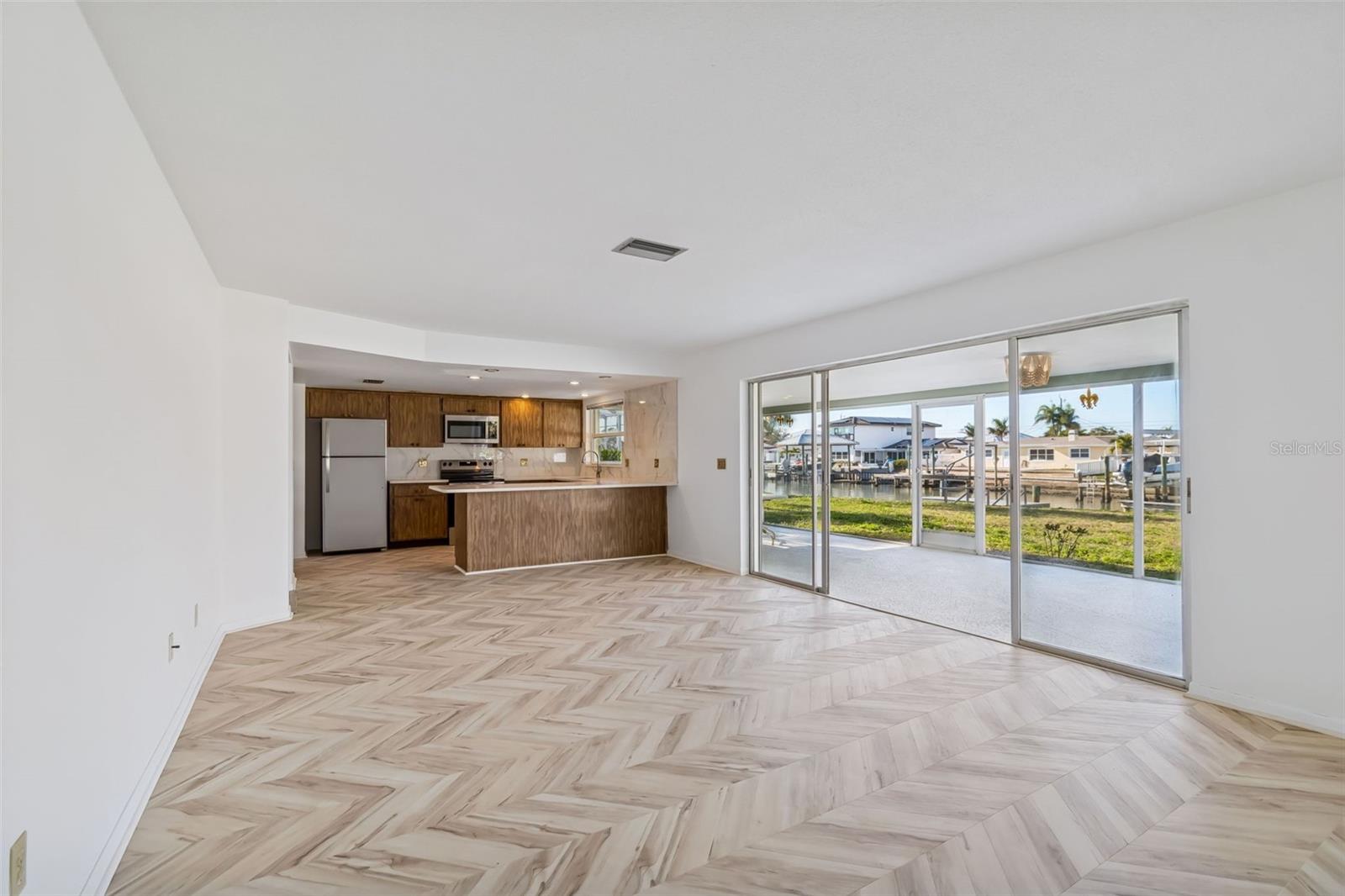 4415 CLEARWATER HARBOR DR N — photo 23