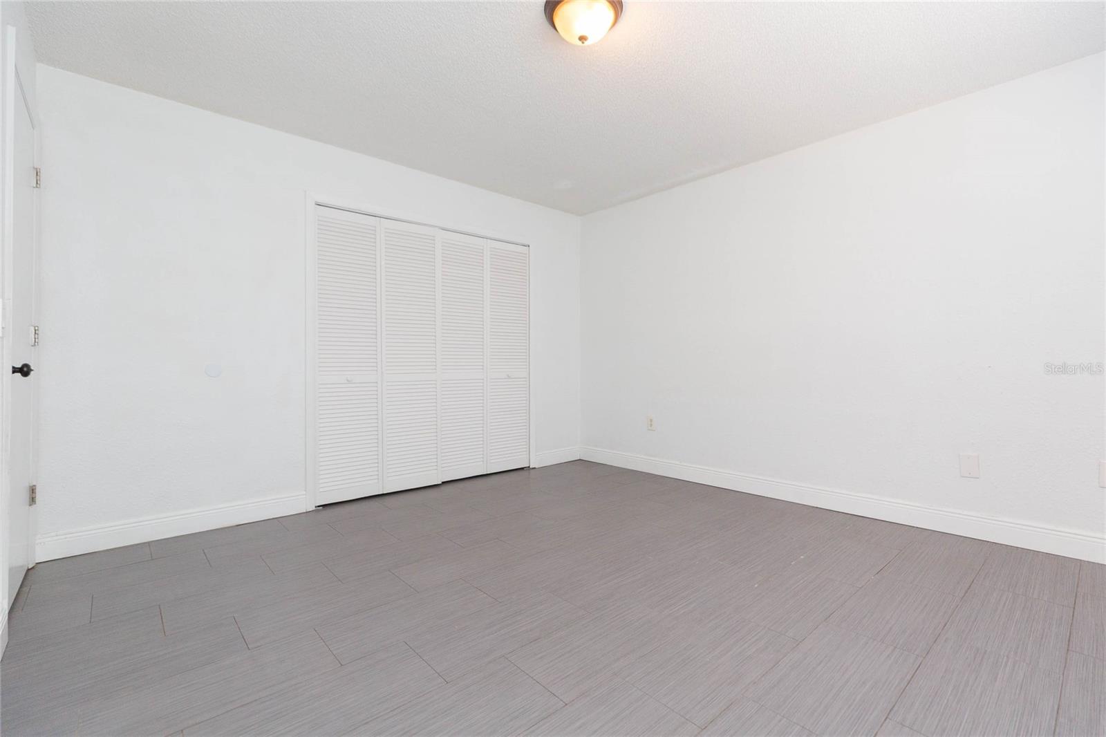 2307 LINCOLN CT — photo 25
