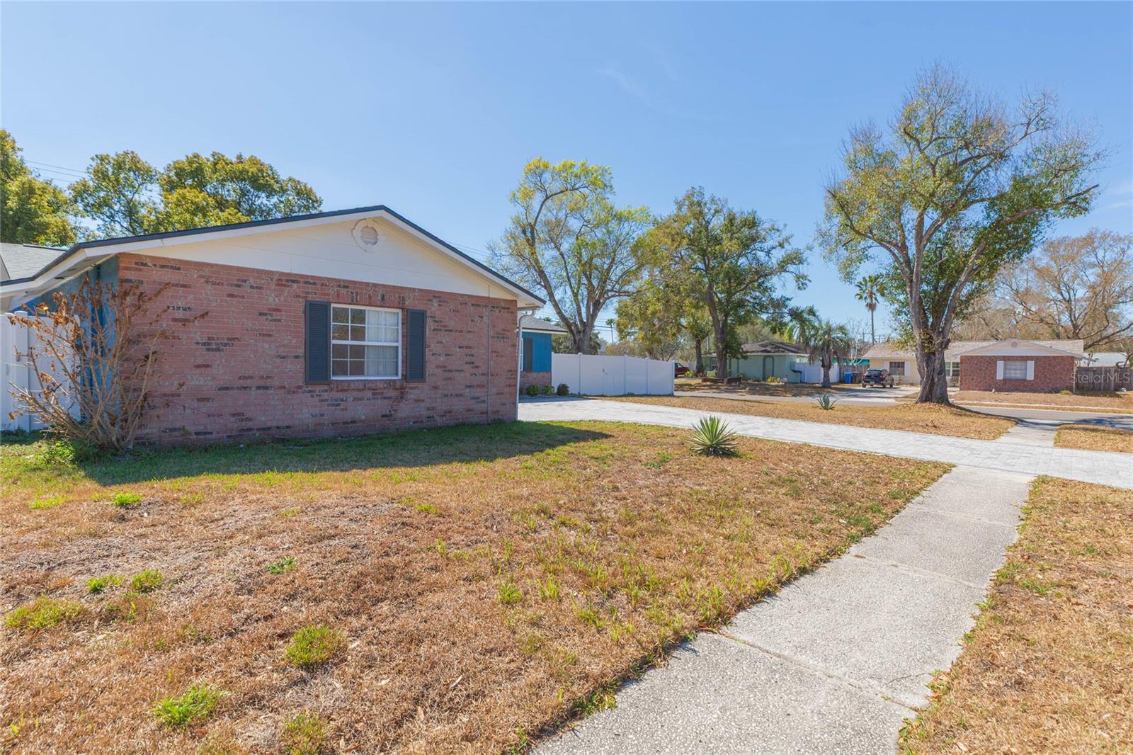 2307 LINCOLN CT — photo 3