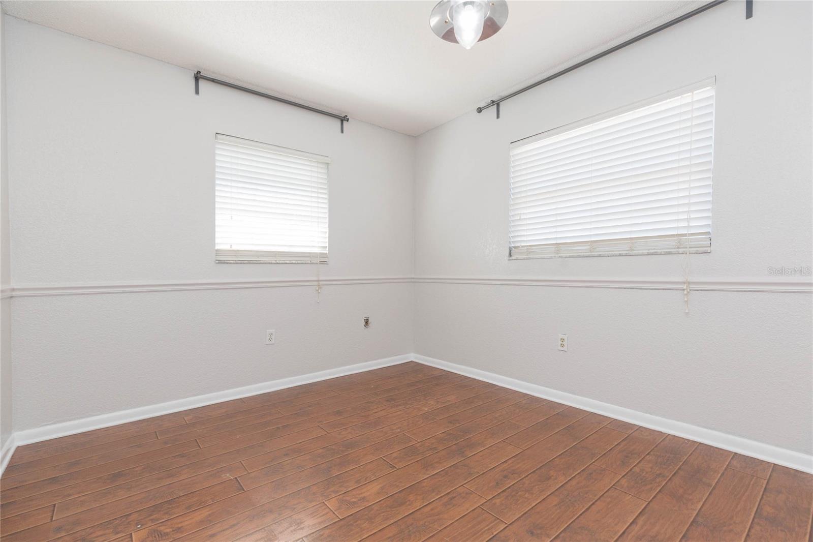 2307 LINCOLN CT — photo 18