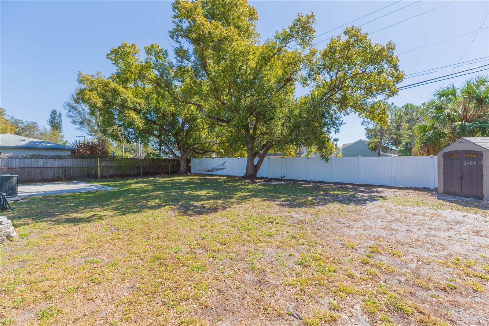 2307 LINCOLN CT — photo 32