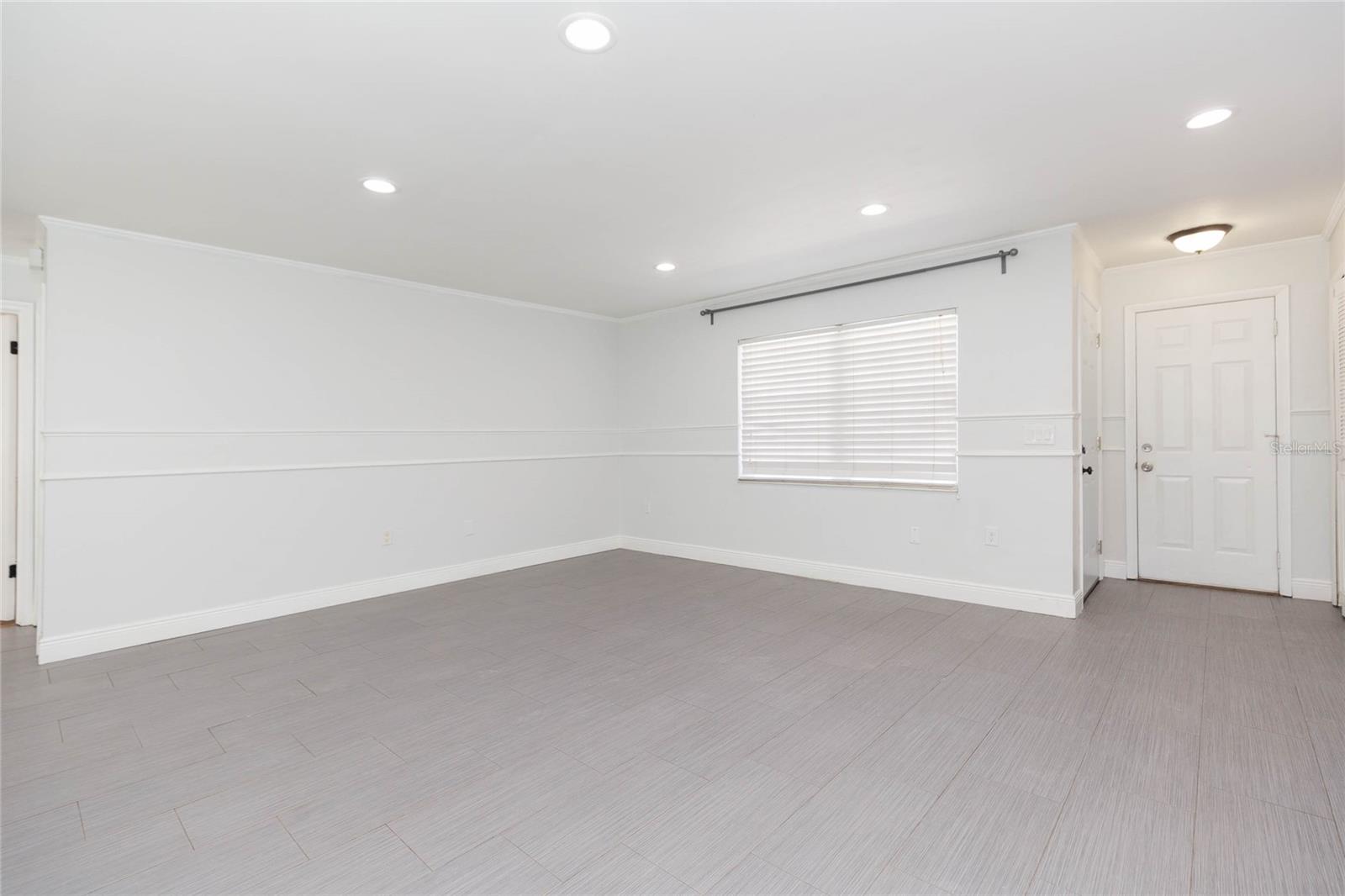 2307 LINCOLN CT — photo 5