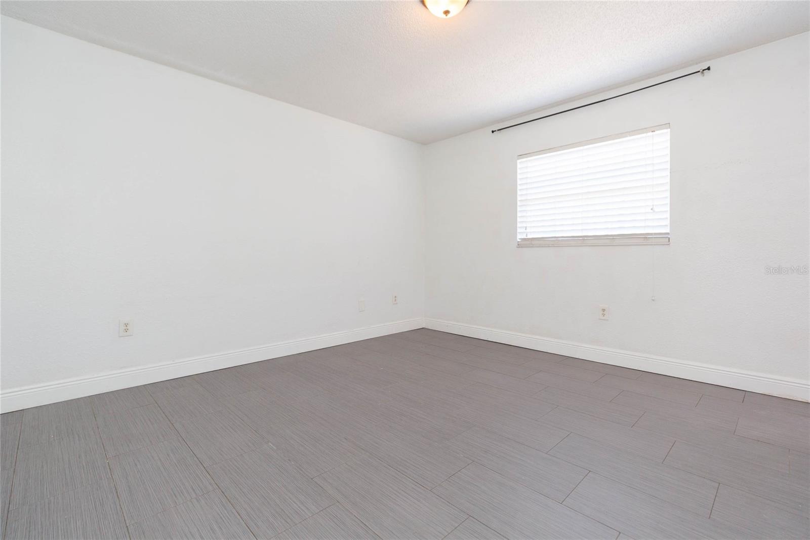 2307 LINCOLN CT — photo 22